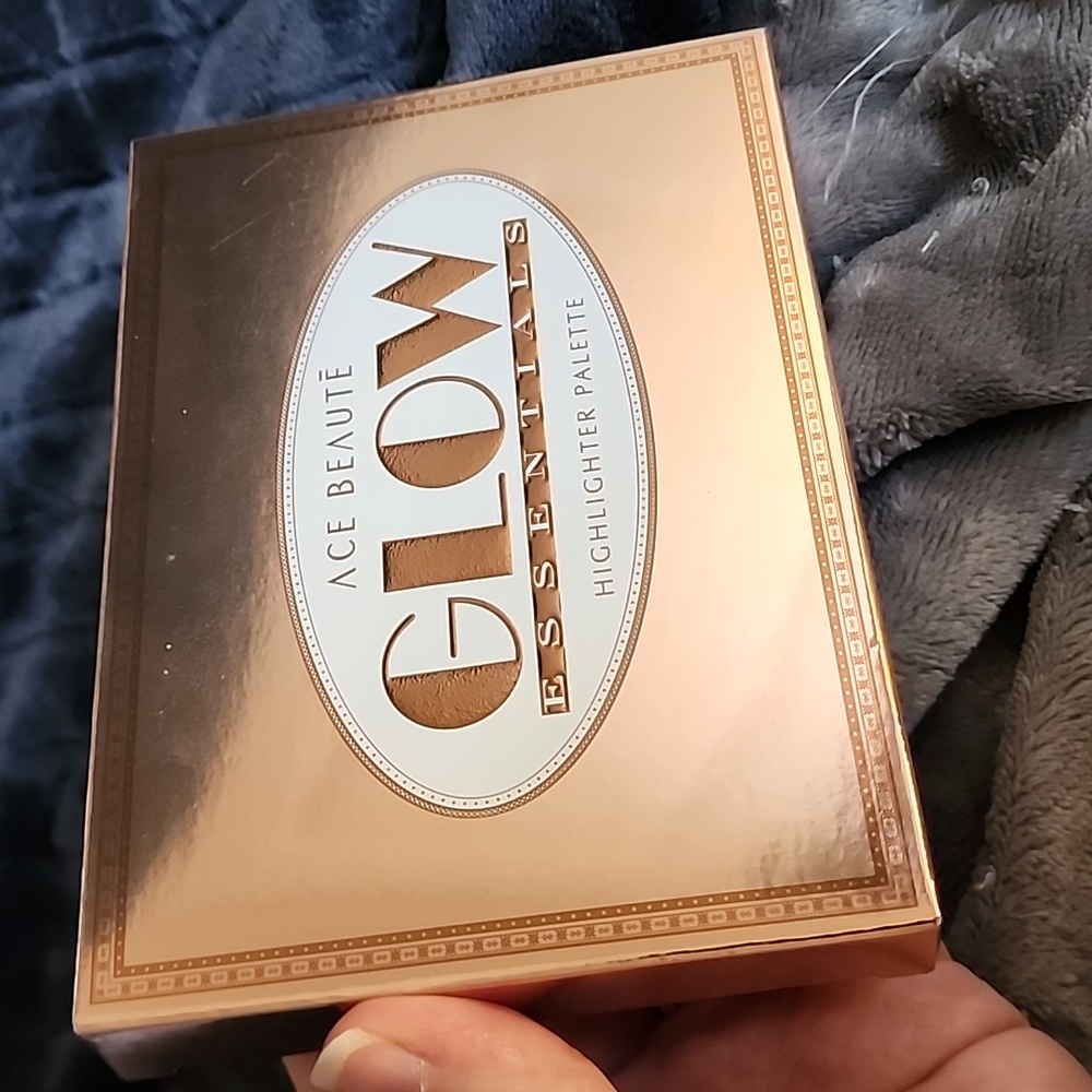 Ace Beaute Glow Essentials Highlighter Pallette